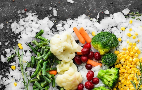 Fresh vegetables are packed and displayed using flake ice from a MAJA flake ice machine