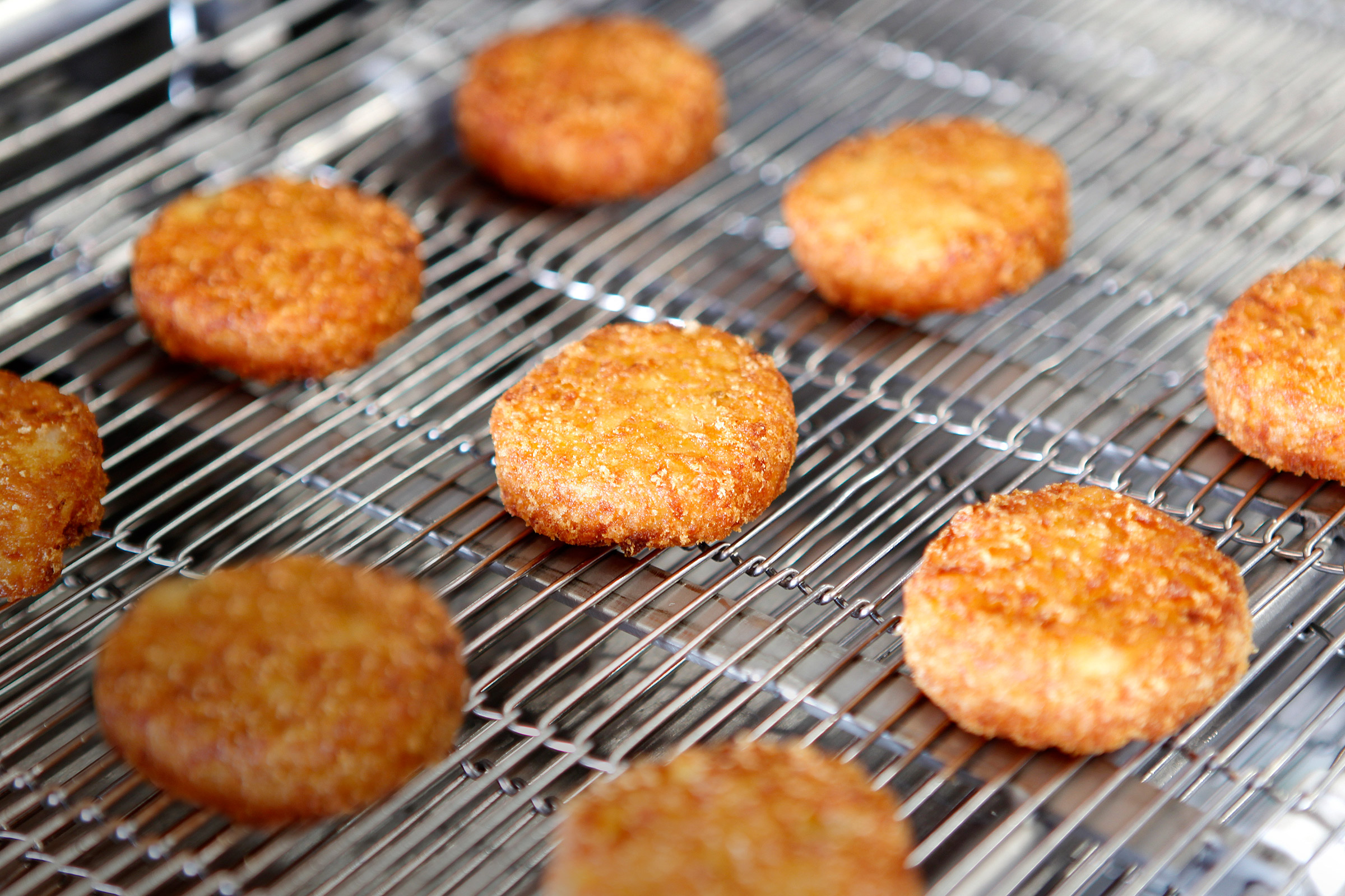 Frying cheese products